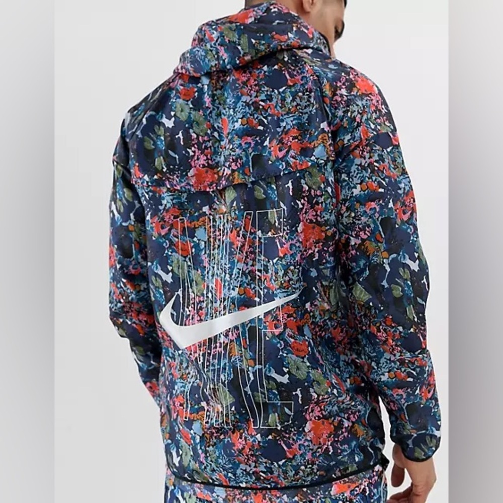 Nike Patterned Running Jacket Size Medium - image 2